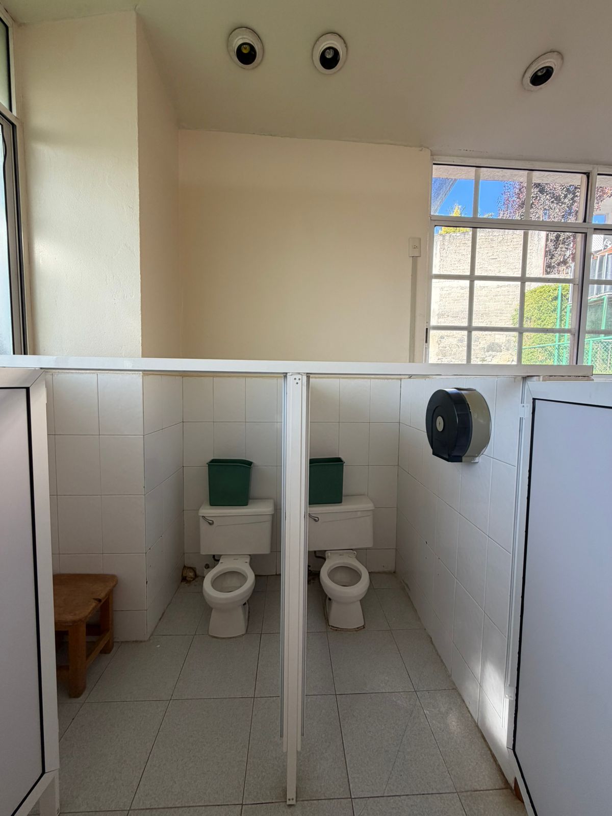 Baños Kinder Village Montessori
